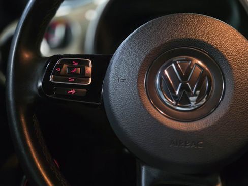 Used 2019 Volkswagen Beetle 2.0T Final Edition SEL image 17