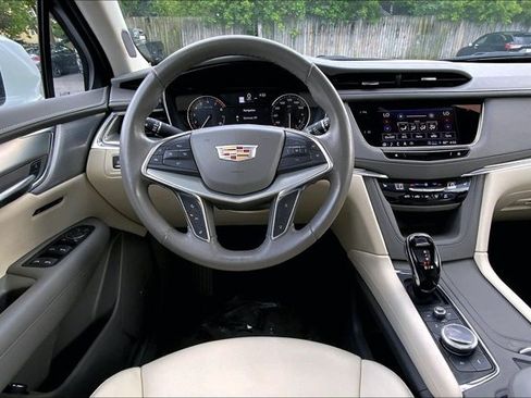 Used 2023 Cadillac XT5 Premium Luxury AWD/4WD image 4