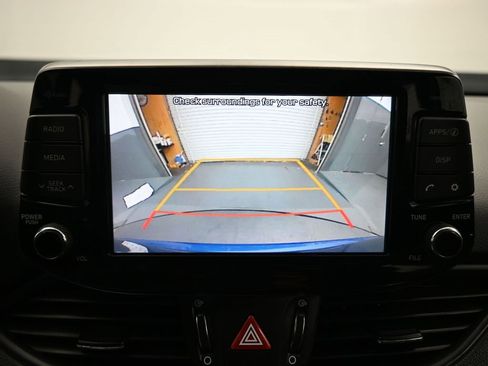 Used 2018 Hyundai Elantra GT image 19