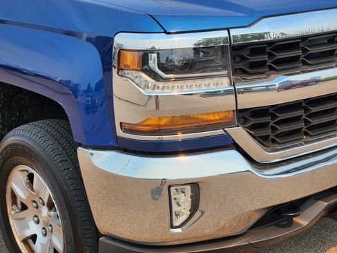Used 2017 Chevrolet Silverado 1500 LT w/ All Star Edition AWD/4WD image 6