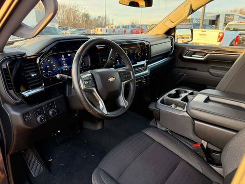 Used 2023 Chevrolet Silverado 1500 LT image 15