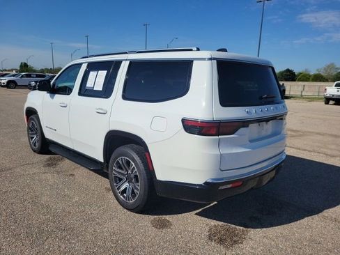 Used 2024 Jeep Wagoneer Series II w/ Flexible Seating Group image 25