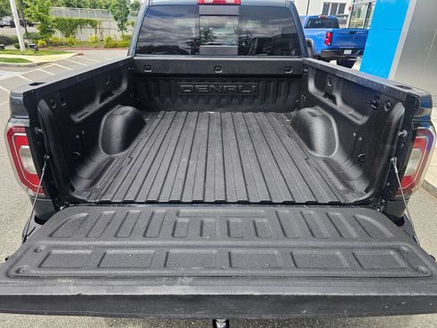 Used 2018 GMC Sierra 1500 Denali AWD/4WD image 13