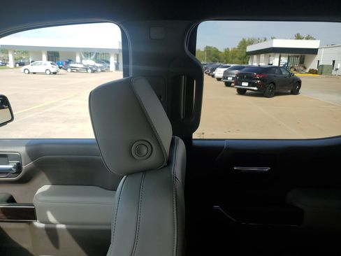 Used 2021 GMC Sierra 1500 SLT w/ SLT Premium Package AWD/4WD image 12