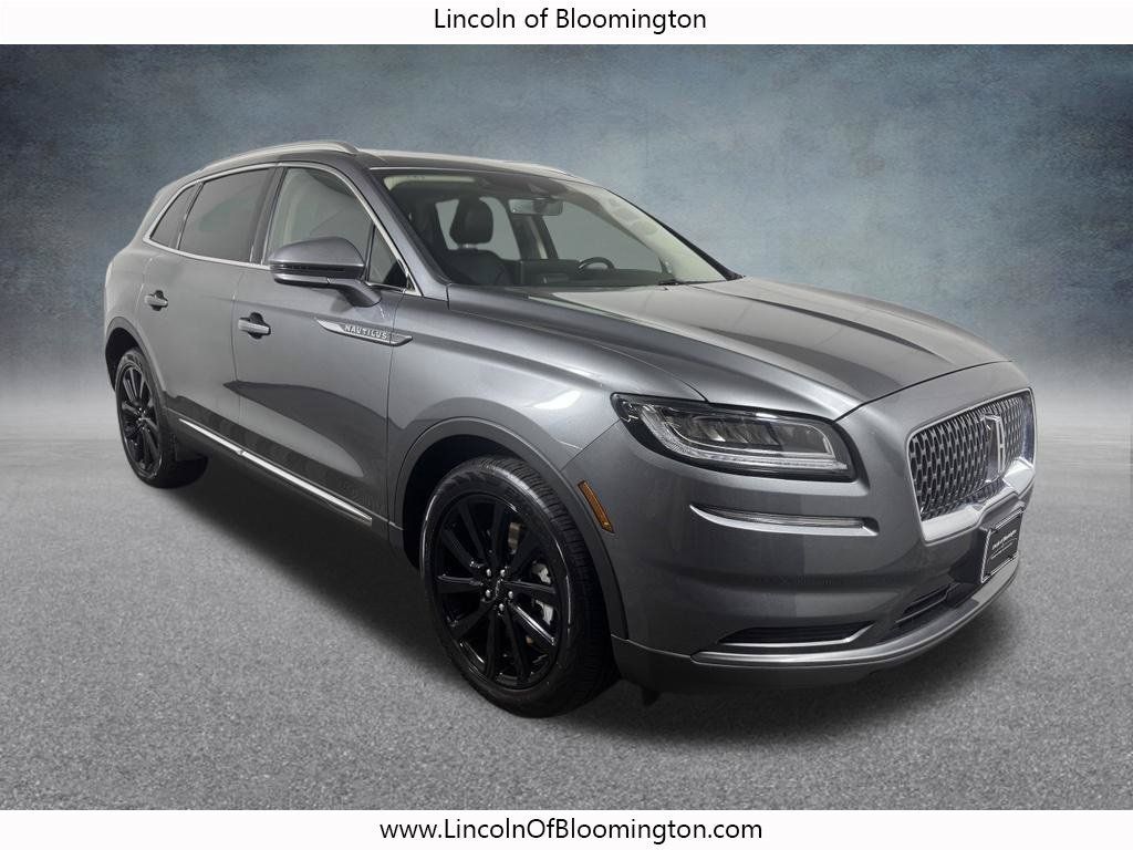 Used 2023 Lincoln Nautilus Reserve w/ Monochromatic Package AWD/4WD image 9