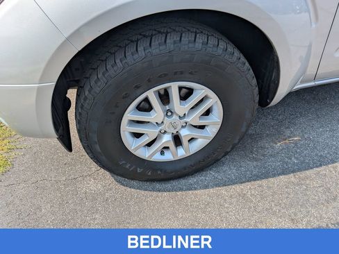 Used 2017 Nissan Frontier SV RWD image 6
