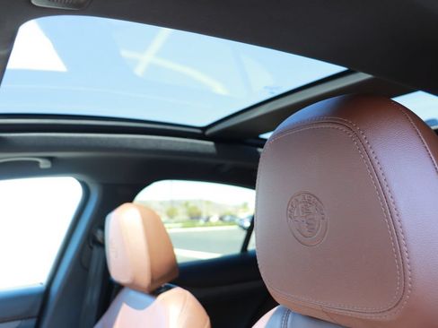 Used 2023 Alfa Romeo Stelvio Ti AWD/4WD image 28