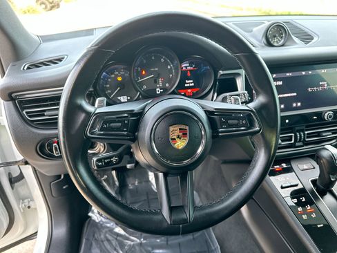 Used 2024 Porsche Macan AWD/4WD image 14