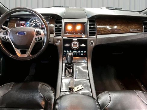 Used 2018 Ford Taurus Limited image 7