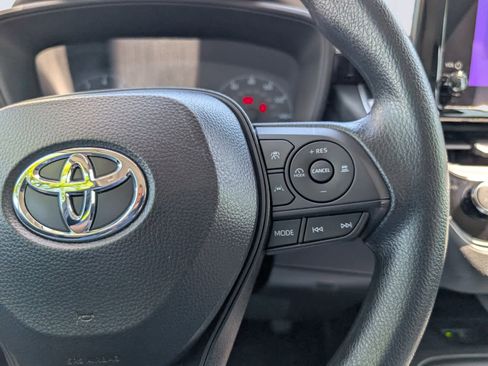 Used 2025 Toyota Corolla LE w/ LE Premium Package FWD image 21