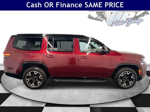 Used 2025 Jeep Wagoneer Series II AWD/4WD image 5