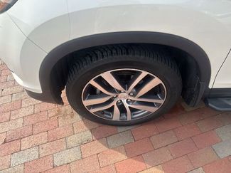 Used 2017 Honda Pilot Touring video 2