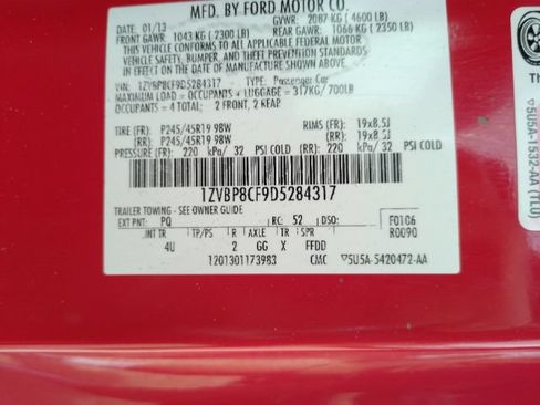 Used 2013 Ford Mustang GT Premium RWD image 38