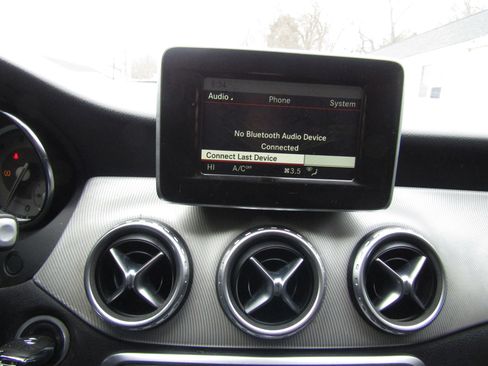 Used 2015 Mercedes-Benz GLA 250 GLA 250 4MATIC Sport Utility 4 w/ Sport Package image 15