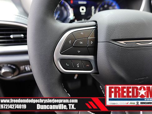 New 2027 Chrysler Pacifica Select FWD image 26