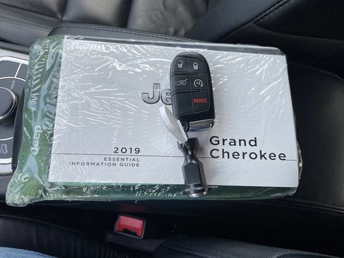 Used 2019 Jeep Grand Cherokee Limited w/ Trailer Tow Group IV AWD/4WD image 38