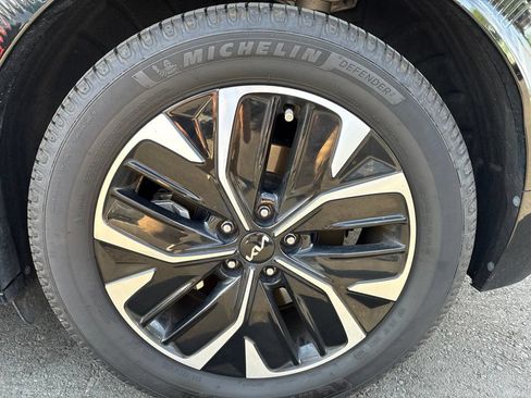 Used 2022 Kia EV6 Wind w/ Wind Technology Package AWD/4WD image 11