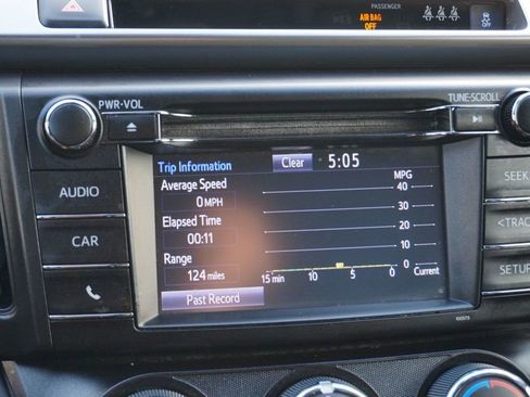 Used 2018 Toyota RAV4 LE image 28