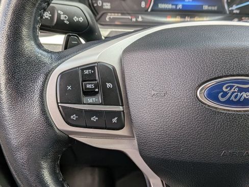 Used 2021 Ford Explorer XLT w/ Equipment Group 202A AWD/4WD image 18