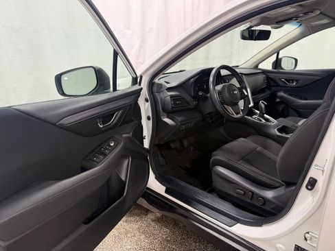 Used 2022 Subaru Outback Premium image 10