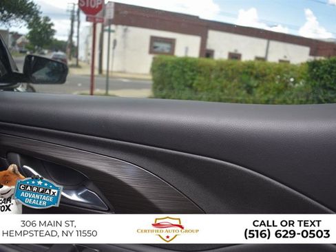 Used 2023 GMC Terrain SLT image 30