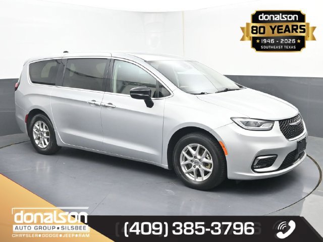 Used 2024 Chrysler Pacifica Touring-L FWD image 1