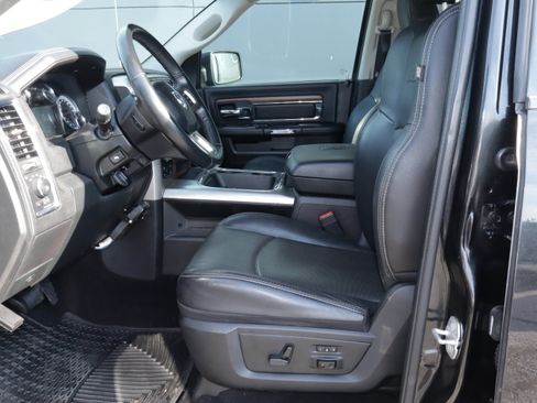 Used 2016 RAM 1500 Laramie w/ Convenience Group AWD/4WD image 7