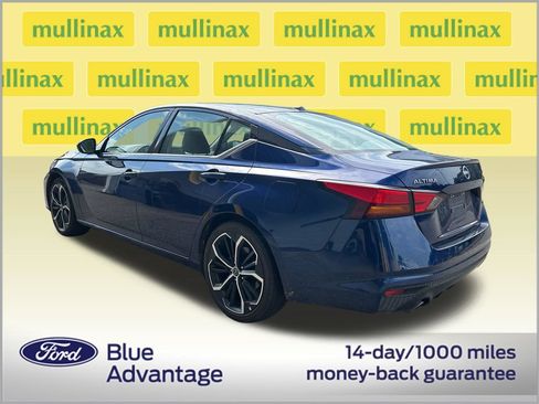 Used 2024 Nissan Altima 2.5 SR FWD image 3