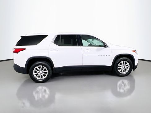 Used 2019 Chevrolet Traverse LS FWD image 3