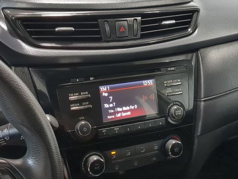 Used 2017 Nissan Rogue S AWD/4WD image 31