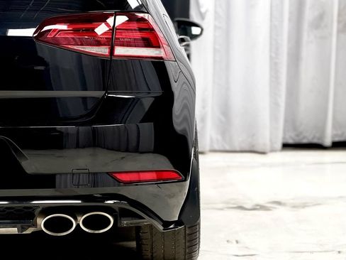 Used 2019 Volkswagen Golf R 4-Door AWD/4WD image 15