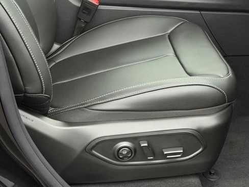 New 2025 Jeep Grand Cherokee L Limited w/ Luxury Tech Group II image 8