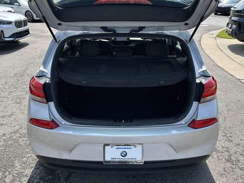 Used 2018 Hyundai Elantra GT FWD image 32