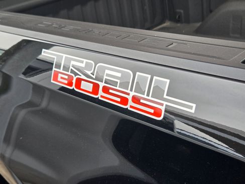 Used 2024 Chevrolet Silverado 1500 LT Trail Boss AWD/4WD image 8