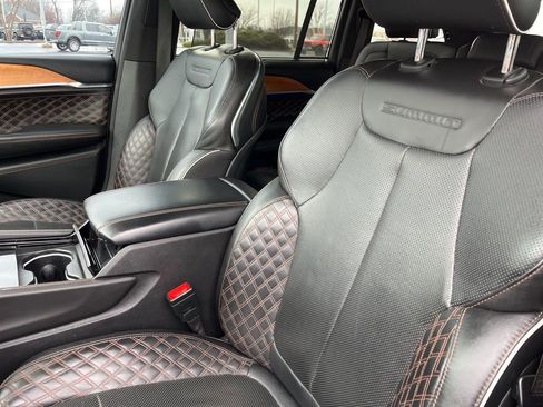 Used 2022 Jeep Grand Cherokee Summit image 4