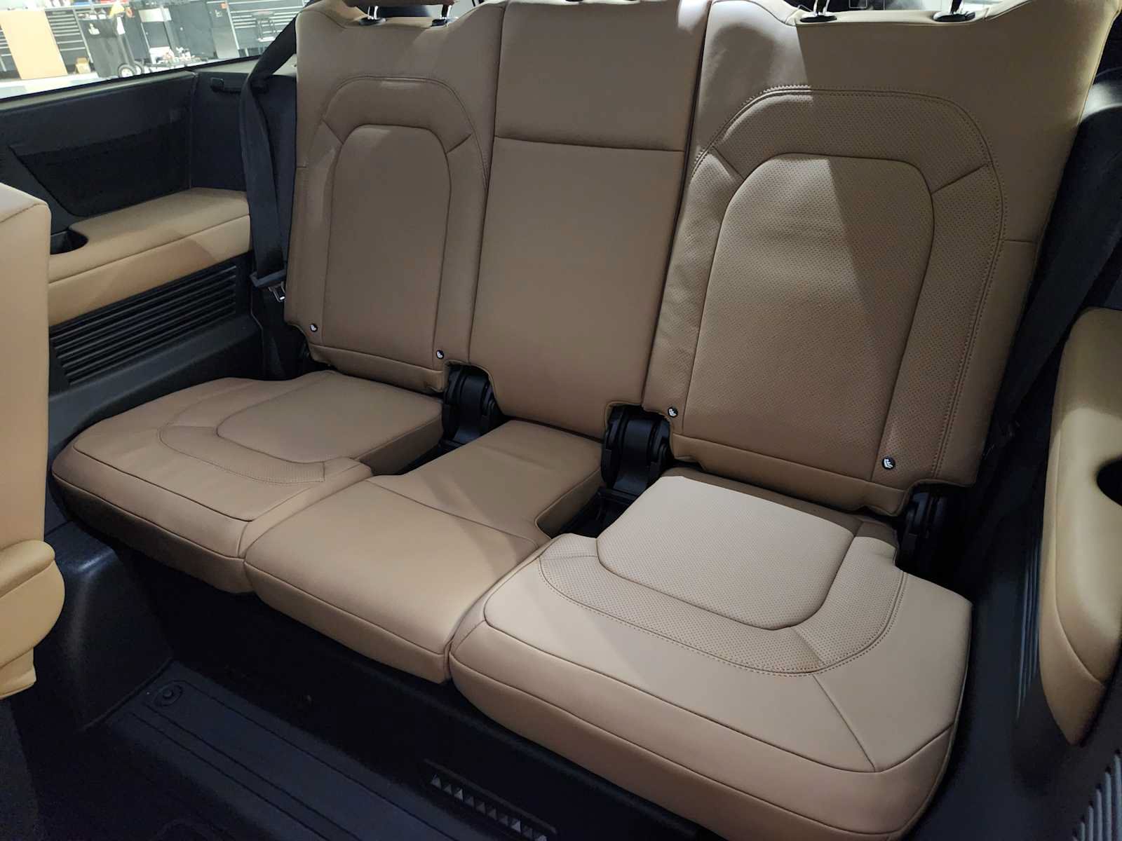 New 2026 Land Rover Defender 130 S AWD/4WD image 31
