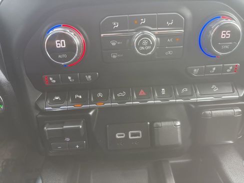 Certified 2020 Chevrolet Silverado 1500 LTZ w/ LTZ Premium Package image 37