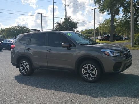 Used 2019 Subaru Forester Premium AWD/4WD image 2