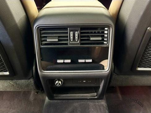 Used 2024 Porsche Cayenne Coupe AWD/4WD image 32