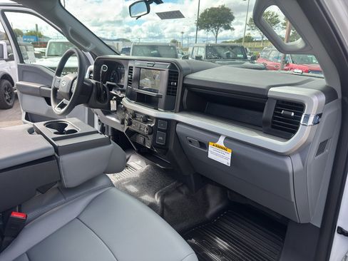 New 2026 Ford F250 XL w/ XL Chrome Package image 32
