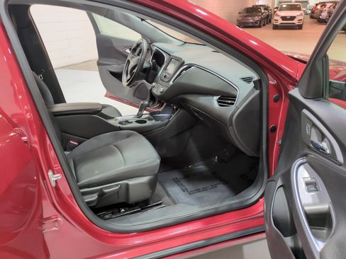 Used 2016 Chevrolet Malibu LT FWD image 9