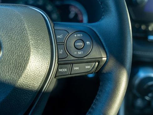 Used 2023 Toyota RAV4 XLE Premium image 30