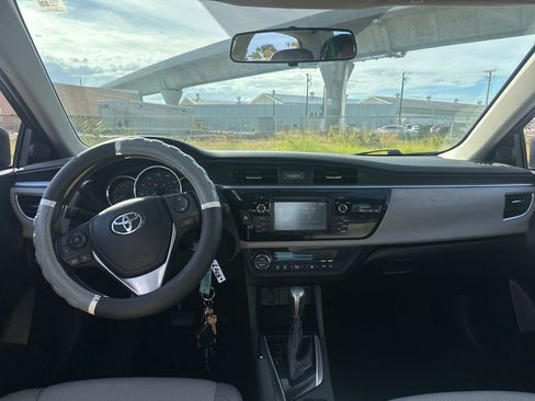 Used 2014 Toyota Corolla LE FWD image 13