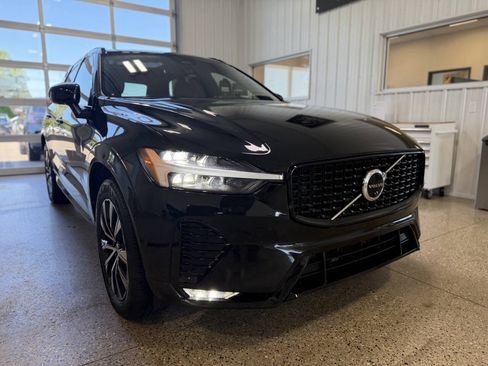 Used 2023 Volvo XC60 B5 Plus AWD/4WD image 33