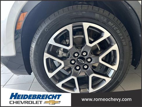 Used 2025 Chevrolet Blazer RS w/ Enhanced Convenience Package AWD/4WD image 7