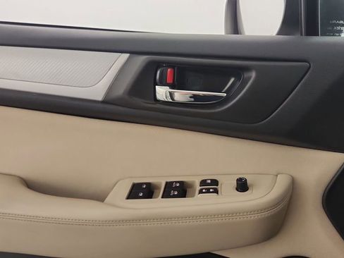 Used 2018 Subaru Outback 2.5i Premium image 16