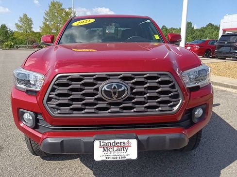 Used 2021 Toyota Tacoma TRD Off-Road AWD/4WD image 8