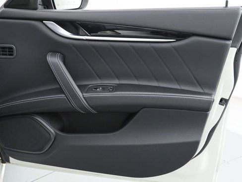 Certified 2023 Maserati Ghibli Modena Q4 AWD/4WD image 10