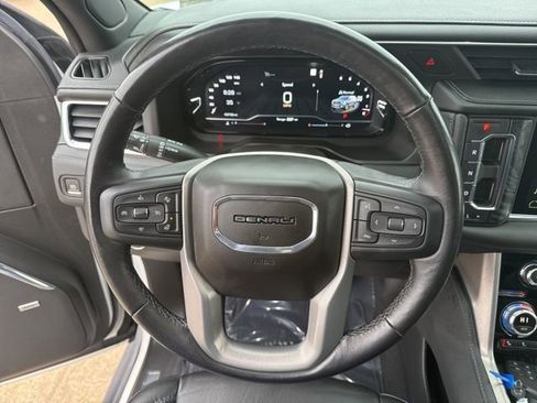 Used 2022 GMC Yukon XL Denali image 17