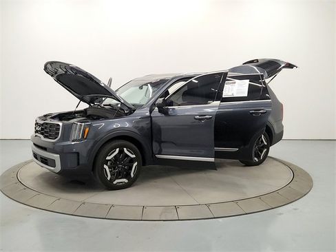 Used 2024 Kia Telluride S w/ S Sunroof Package image 11
